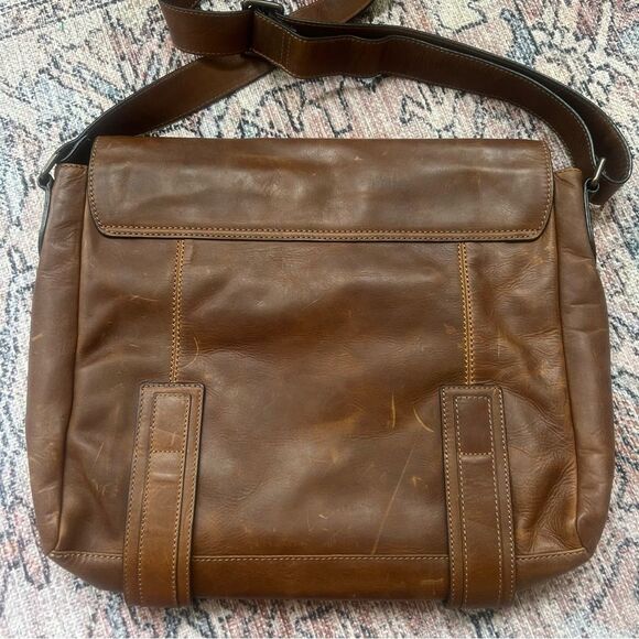 Frye NWT Logan Messenger Bag Dark Brown Leather MSRP $498 DB791 - Picture 16 of 16